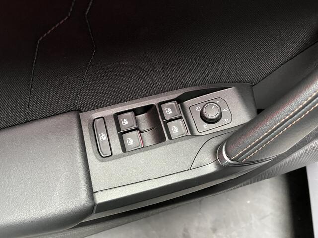 Cupra Leon Sportstourer 1.4 e-Hybrid VZ Performance / AUTOMAAT/ 245 PK/ PANO/ CAMERA/ PARK. SENSOREN/ DCC/ STOEL-STUURVERWARM./ MATRIX/ KEYLESS/ ADAPT. CRUISE/ APP-CONNECT/ NAVI/ CLIMA/ DAB/ 19" LMV