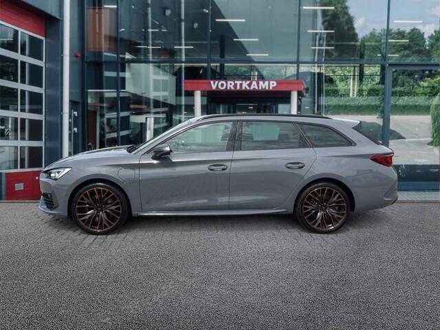 Cupra Leon Sportstourer 1.4 TSI DSG VZ E-HYBRID CAMERA/NAVI/CARPLAY/ACC/E-KLEP/STOELVERW