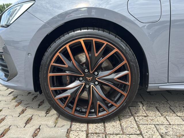 Cupra Leon Sportstourer 1.4 TSI DSG VZ E-HYBRID CAMERA/NAVI/CARPLAY/ACC/E-KLEP/STOELVERW
