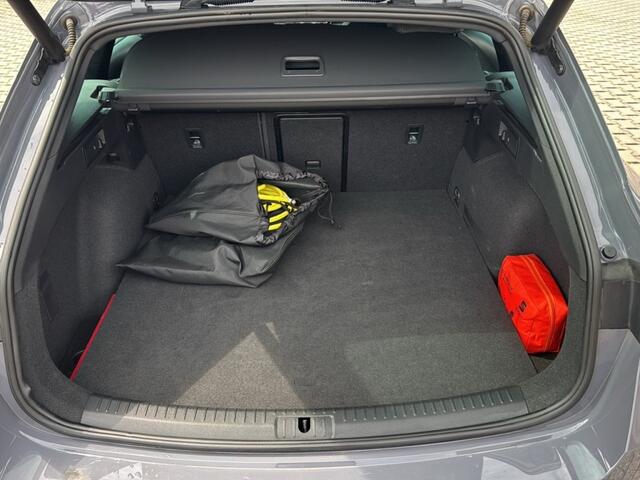 Cupra Leon Sportstourer 1.4 TSI DSG VZ E-HYBRID CAMERA/NAVI/CARPLAY/ACC/E-KLEP/STOELVERW