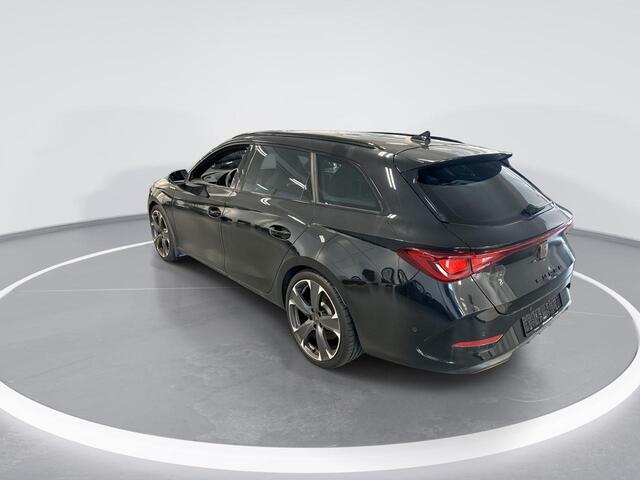 Cupra Leon Sportstourer 1.4 245pk DSG e-Hybrid VZ Performance · Apple/Android Car Play · Camera · Keyless · Elek. Trekhaak · Elek. Achterklep · Dodehoek Detectie · Garantie t/m 26-06-2027 of 90.000km