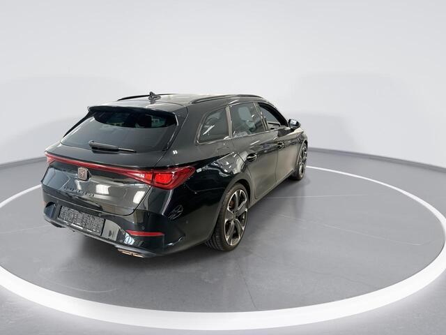 Cupra Leon Sportstourer 1.4 245pk DSG e-Hybrid VZ Performance · Apple/Android Car Play · Camera · Keyless · Elek. Trekhaak · Elek. Achterklep · Dodehoek Detectie · Garantie t/m 26-06-2027 of 90.000km