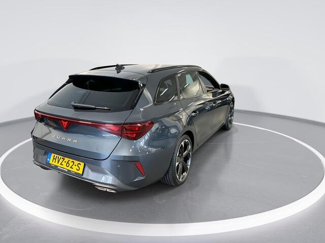 Cupra Leon Sportstourer 1.5 Tsi 204pk DSG e-Hybrid Business · Apple/Android Car Play · Camera · Elek. Trekhaak · Elek. Achterklep · Sfeerverlichting · 18'' Inch · Garantie t/m 11-06-2028 of 90.000km