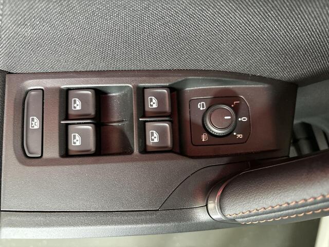Cupra Leon Sportstourer 1.5 Tsi 204pk DSG e-Hybrid Business · Camera · Apple/Android Car Play · Elek. Trekhaak · Elek. Achterklep · 18'' Inch · Garantie t/m 20-05-2028 of 90.000km