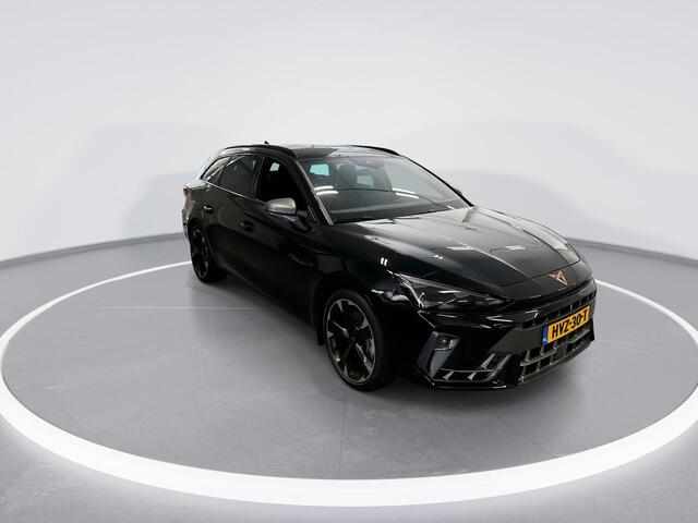 Cupra Leon Sportstourer 1.5 Tsi 204pk DSG e-Hybrid Business · Apple/Android Car Play · Camera · Elek. Trekhaak · Elek. Achterklep · Sfeerverlichting · 18'' Inch · Garantie t/m 11-06-2028 of 90.000km