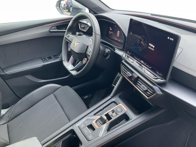 Cupra Leon Sportstourer 1.5 TSI PHEV e-Hybrid Business Elek.Trekhaak Adap.Cruise Carplay Camera Sfeerverl 2025 3136KM!