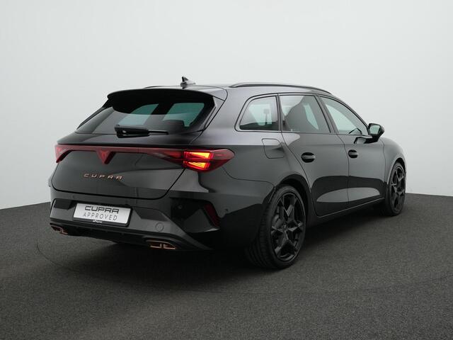 Cupra Leon Sportstourer 1.5 TSI e-Hybrid 272 pk VZ Performance | Trekhaak | Adaptieve onderstelregeling (DCC) | Kuipstoelen | CUPRA-stuur met startknop | Sennheiser geluid | Achteruitrijcamera | 19 inch