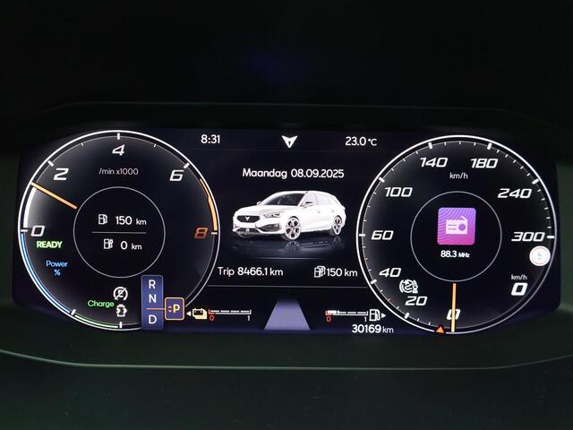 Cupra Leon Sportstourer 1.4 e-Hybrid VZ Adrenaline | 245 PK | SoH 100% | Panoramadak | Voorstoelen verwarmd | LED verlichting |