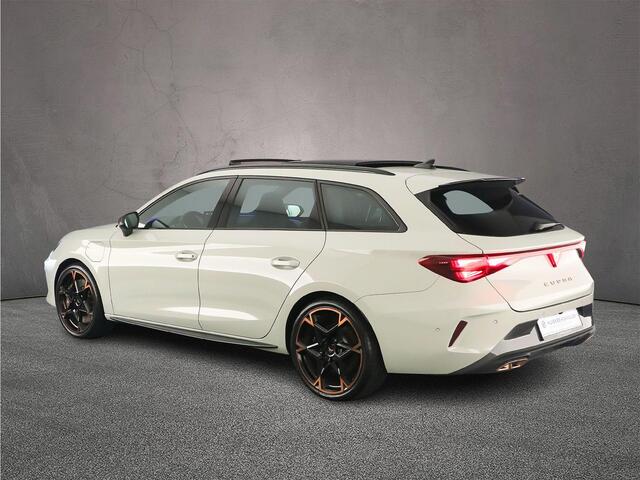 Cupra Leon Sportstourer VZ Extreme 1.5 TSI e-Hybrid 272pk DSG Automaat Panoramadak, Adaptive cruise control, Sennheiser audio, Achteruitrijcamera, Elektrische achterklep