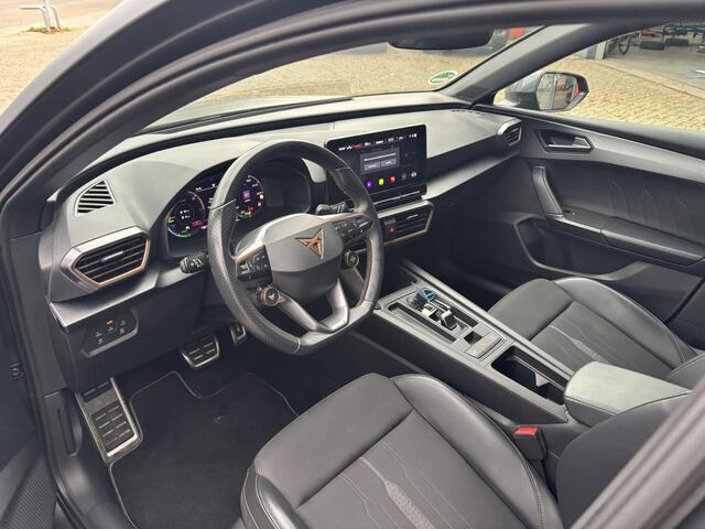 Cupra Leon Sportstourer 1.4 e-Hybrid 245 / Trekhaak Wegklapbaar / Elektrische achterklep / Elektrische Stoel / Navi / Draadloos Applecarplay / Androidauto /