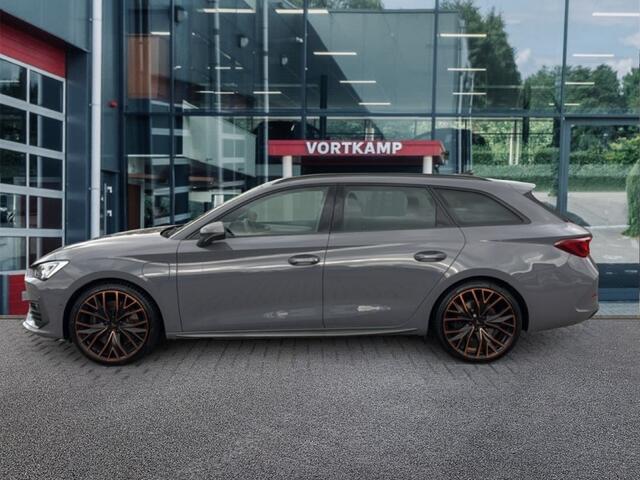Cupra Leon Sportstourer 1.4 TSI DSG E-HYBRID VZ CARPLAY/ACC/NAVI/CAMERA/TREKHAAK/ELEK.ACHTERKLEP