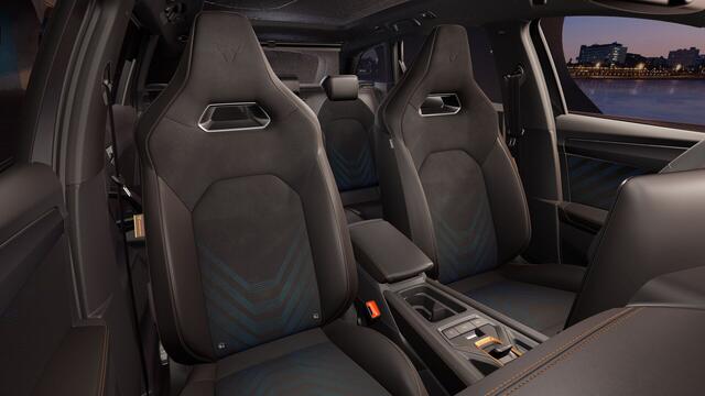 Cupra Leon Sportstourer 1.5 TSI e-Hybrid 272 6DSG VZ Performance | Achteruitrijcamera | Digitaal instrumentenpaneel (Virtual Cockpit) | Draadloze Apple CarPlay(TM), Android Auto(TM)