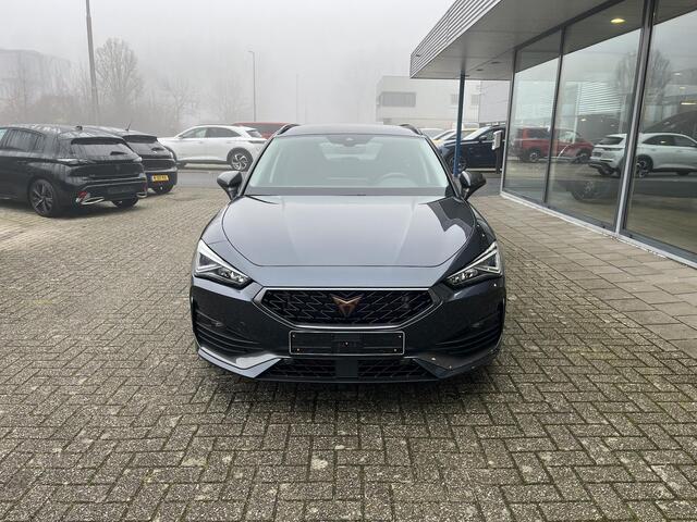 Cupra Leon Sportstourer 1.4 e-Hybrid Business | Stoelverwarming | Adaptieve cruisecontrol (ACC) | Achteruitrijcamera | Navigatiesysteem | LM Winterset! |