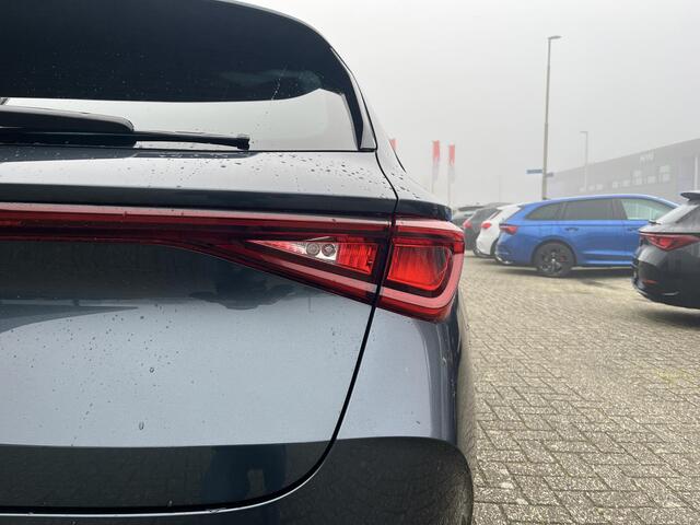 Cupra Leon Sportstourer 1.4 e-Hybrid Business | Stoelverwarming | Adaptieve cruisecontrol (ACC) | Achteruitrijcamera | Navigatiesysteem | LM Winterset! |