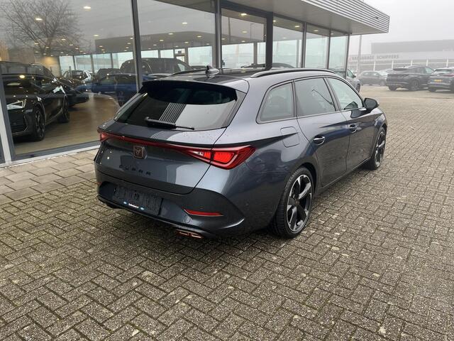 Cupra Leon Sportstourer 1.4 e-Hybrid Business | Stoelverwarming | Adaptieve cruisecontrol (ACC) | Achteruitrijcamera | Navigatiesysteem | LM Winterset! |
