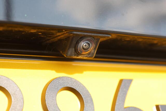 Cupra Leon Sportstourer 1.4 e-Hybrid VZ Business 245PK / 180kW, 19" LMV, achteruitrijcamera, park assist, klasse III alarm, draadloos laden, keyless advanced entry en go, 12 volt stekker kofferbak LED verlichting, vision plus driving profile Cupra virtual cockpit navigatie ambie