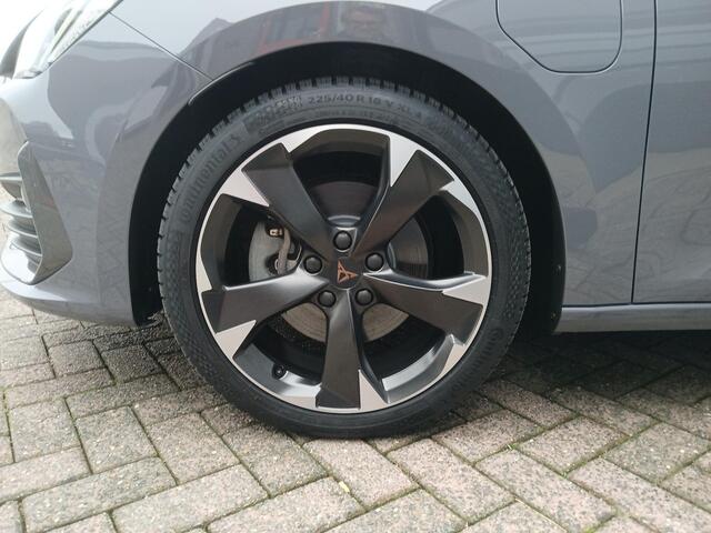Cupra Leon Sportstourer 1.4 e-Hybrid + 19 inch + Graphene Grey!!