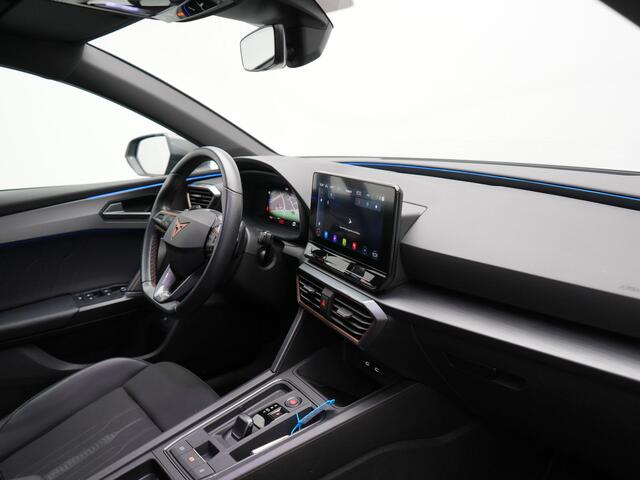 Cupra Leon Sportstourer 1.4 e-Hybrid VZ Plug In Hybrid 245pk Dealer O.H PHEV | Keyless | Cruise Control | Lederen Sportstoelen Verwarmd | Navigatie | Virtual | Front & Lane Assist | Sportstuur Verwarmd | Sfeerverlichting | DAB | 19"L.M |