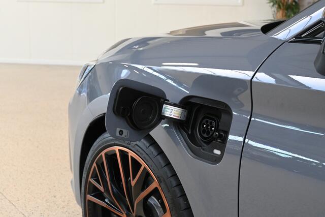 Cupra Leon Sportstourer 1.4 e-Hybrid 245pk VZ Performance | DCC | 19 Inch | Panoramadak | 100% (Dealer) onderhouden label