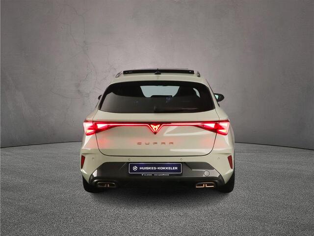 Cupra Leon Sportstourer VZ Performance 1.5 TSI eHybrid 272pk DSG Automaat Panoramadak, LED matrix koplampen, Sennheiser audio, Adaptive cruise control, Lederen bekleding