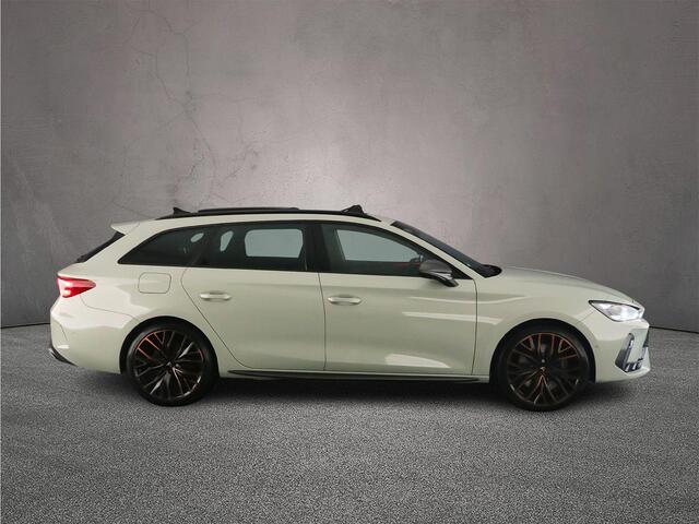 Cupra Leon Sportstourer VZ Performance 1.5 TSI eHybrid 272pk DSG Automaat Panoramadak, LED matrix koplampen, Sennheiser audio, Adaptive cruise control, Lederen bekleding