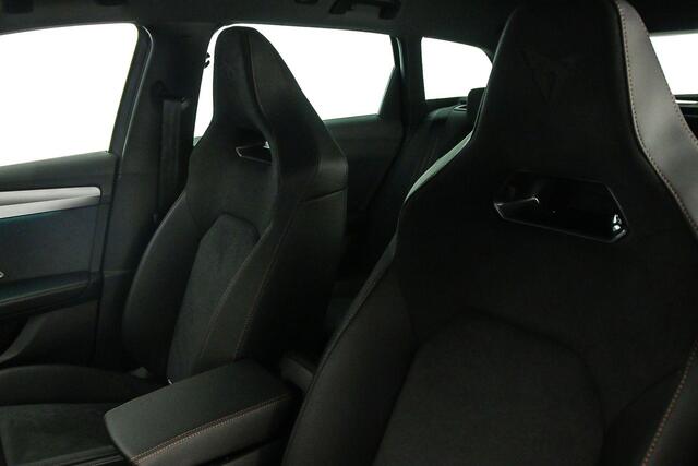 Cupra Leon Sportstourer Business 1.5 TSI eHybrid 204pk DSG Automaat Adaptive cruise control, Sennheiser audio, Navigatie, Achteruitrijcamera, Elektrische achterklep, LED koplampen, Stuurwiel verwarmd