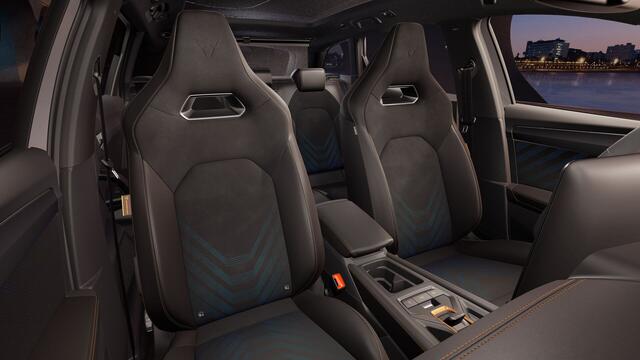 Cupra Leon Sportstourer 1.5 TSI e-Hybrid 272 6DSG VZ Performance | Achteruitrijcamera | Digitaal instrumentenpaneel (Virtual Cockpit) | Draadloze Apple CarPlay(TM), Android Auto(TM)