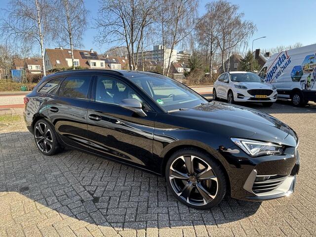 Cupra Leon Sportstourer 1.4 e-Hybrid VZ Business 245pk | PHEV | Stoelverwarming | Camera | Adaptive cruise control