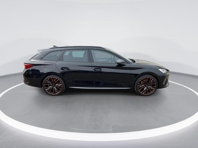 Cupra Leon Sportstourer 1.4e-Hybrid 180kW/245PK VZ DSG · Panoramadak · Camera · Apple/Android Car Play · Navigatie · Elektrische stoelverstelling ·