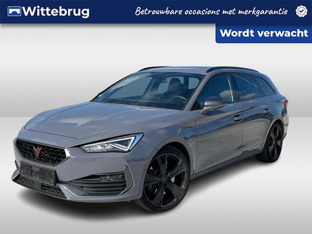 Cupra Leon Sportstourer 1.4 e-Hybrid 245PK Black Edition / Panorama dak / Virtual Cockpit / Lederen bekleding / Geheugen stoelen / 19'' LMV
