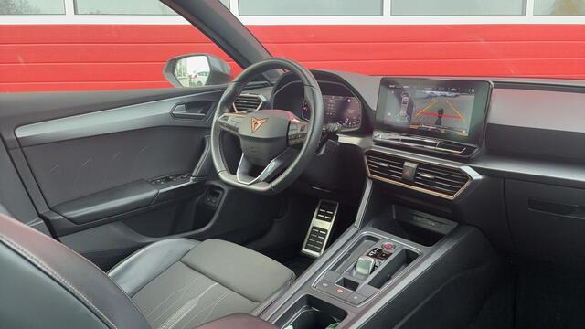 Cupra Leon Sportstourer 1.4 e-Hybrid VZ Business SOH 95% / SFEER / FULL LED / KEYLESS / STOELVERW / STUURVERW / TREKHAAK / CAMERA