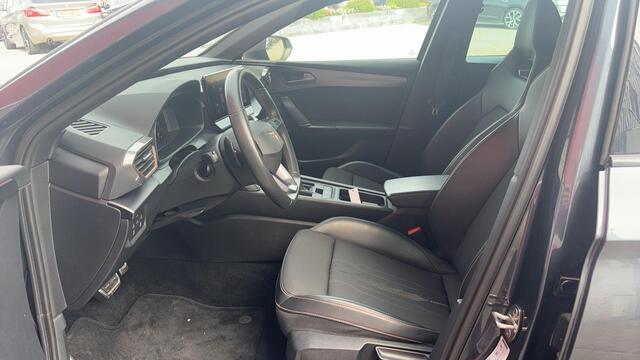 Cupra Leon Sportstourer 1.4 e-Hybrid VZ Business SOH 95% / SFEER / FULL LED / KEYLESS / STOELVERW / STUURVERW / TREKHAAK / CAMERA