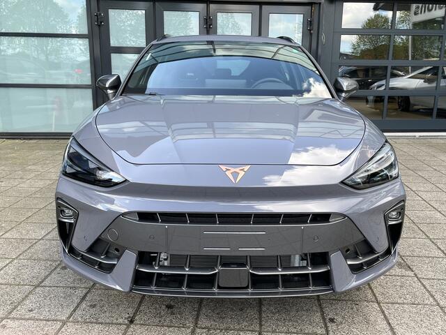 Cupra Leon Sportstourer 1.5 TSI e-Hybrid VZ Performance Wegklapbare trekhaak - Sennheiser - Dodehoeksensor