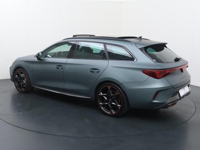 Cupra Leon Sportstourer 1.5 TSI e-Hybrid VZ Performance | 272 PK | SoH 94% | Panoramadak | Matrix LED koplampen | Adaptive cruise control | Apple Carplay/Android Auto |