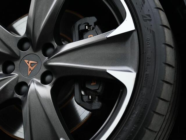 Cupra Leon Sportstourer 1.4 e-Hybrid 245 pk VZ | Kuisptoelen | Stuur-/stoelverwarming | Achteruitrijcamera | Adaptive Cruise | Side Assist