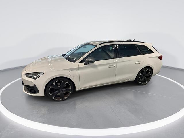 Cupra Leon Sportstourer 1.4 e-Hybrid 245pk DSG VZ Business · SOH 95% · Stuur- & Stoelverwarming · Keyless · Sfeerverlichting · Cruise Control · 19"Velgen ·