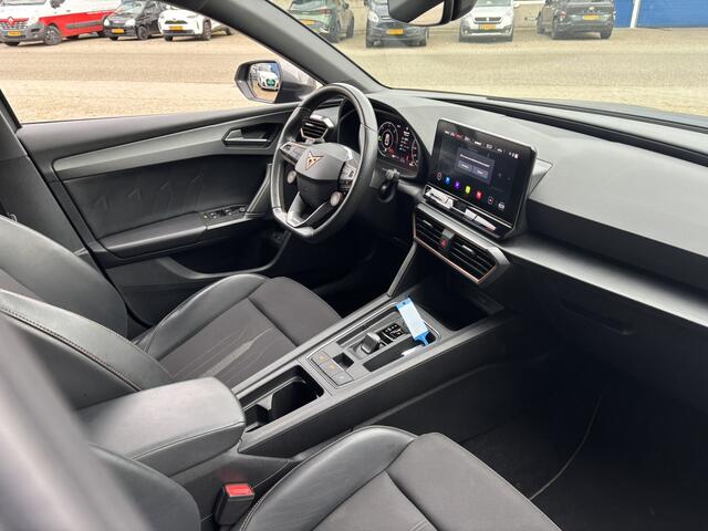 Cupra Leon Sportstourer 1.4 e-Hybrid 245 / Trekhaak Wegklapbaar / Elektrische achterklep / Elektrische Stoel / Navi / Draadloos Applecarplay / Androidauto /