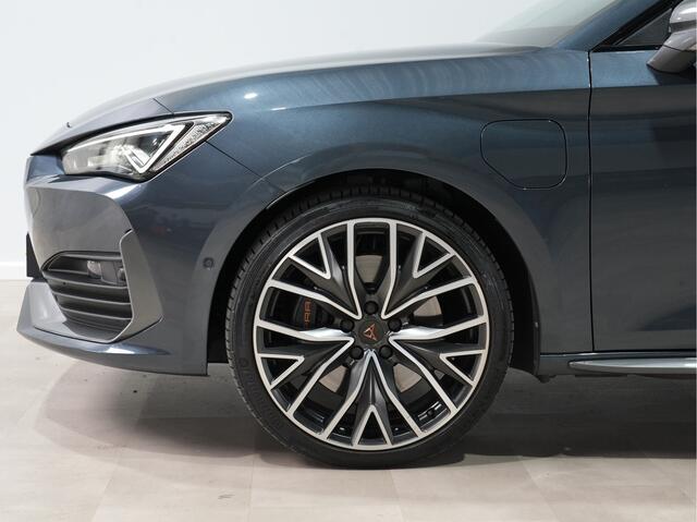 Cupra Leon Sportstourer 1.4 TSI eHybrid PHEV VZ Performance Limited | Panorama | Camera | 19"Lm | Kuipstoelen 263