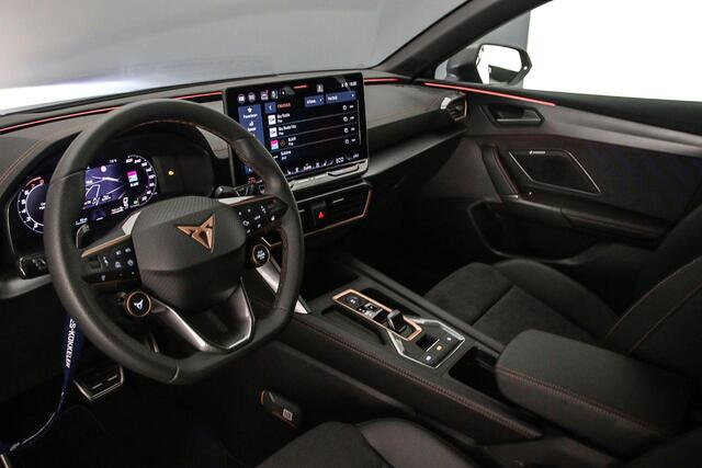 Cupra Leon Sportstourer VZ Performance 1.5 TSI eHybrid 272pk DSG Automaat Trekhaak, Adaptive cruise control, Sennheiser audio, LED matrix koplampen, Elektrische achterklep