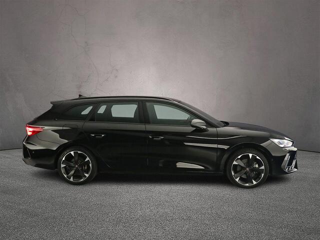 Cupra Leon Sportstourer Business 1.5 TSI eHybrid 204pk DSG Automaat Trekhaak, Adaptive cruise control, Elektrische achterklep, Achteruitrijcamera, Stuurwiel verwarmd