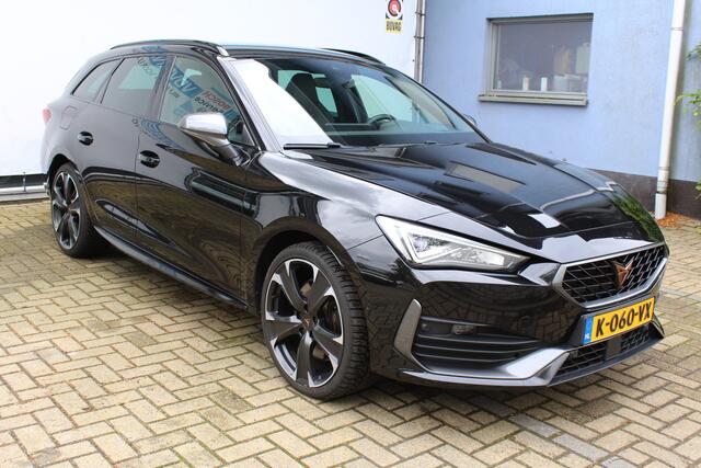Cupra Leon Sportstourer 1.4 e-Hybrid 245 | Incl. 12 maanden Garantie | Stoel/stuurverwarming | Achteruitrijcamera | Keyless entry/start | Apple CarPlay/Android Auto | Elektrische kofferbakklep | Parkeersensoren V+A | Climate controle | Adaptive cruise controle | Navigatie | Draa
