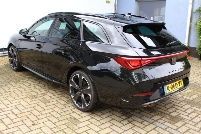 Cupra Leon Sportstourer 1.4 e-Hybrid 245 | Incl. 12 maanden Garantie | Stoel/stuurverwarming | Achteruitrijcamera | Keyless entry/start | Apple CarPlay/Android Auto | Elektrische kofferbakklep | Parkeersensoren V+A | Climate controle | Adaptive cruise controle | Navigatie | Draa