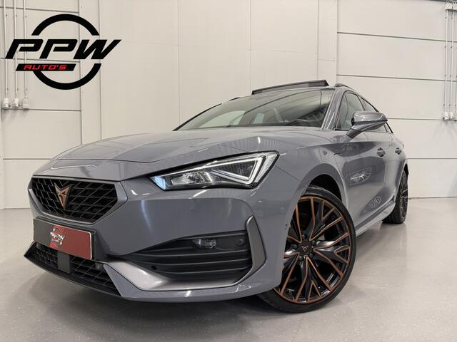 Cupra Leon Sportstourer 1.4 e-Hybrid VZ Copper Edit. PANO/19"/KUIPSTOELEN/CAMERA/STUURKNOPPEN/SFEER/ACC/KEYLESS/DRIVE-PROFILE/CARPLAY/STOEL+STUURVERW/ELECTR.A.KLEP/GRAPHENGRAU/VOLLEDIG CUPRA DEALER HISTORIE INCL OH BEURT