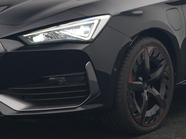 Cupra Leon Sportstourer 1.4 e-Hybrid VZ Copper Edition PHEV 245pk Dealer O.H. | Panodak | Adaptive Cruise | Camera | Lederen Sportstoelen Memory & Verwarmd | Sfeerverlichting | Stuur Verwarmd | Apple Carplay | Keyless | Blis | Navigatie | DAB | Plug In Hybrid |