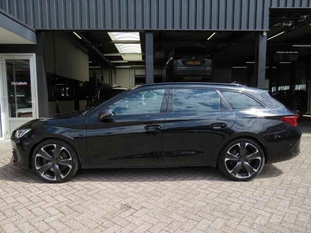 Cupra Leon Sportstourer 1.4 245pk eHybrid / Sportstoelen / Trekhaak / Elec.achterklep / Camera / Stoelenstuurwielverw. / BOVAG garantie