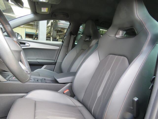 Cupra Leon Sportstourer 1.4 245pk eHybrid / Sportstoelen / Trekhaak / Elec.achterklep / Camera / Stoelenstuurwielverw. / BOVAG garantie