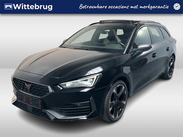 Cupra Leon Sportstourer 1.4 e-Hybrid Performance / AUTOMAAT/ PANO/ CAMERA/ PARK. SENSOREN/ DODE HOEK/ KEYLESS/ FULL LINK/ STOEL-STUURVERWARM./ ADAPT. CRUISE/ PARK. ASSIST/ LED/ NAVI/ CLIMA/ DAB