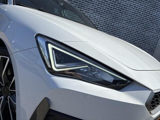 Cupra Leon Sportstourer 1.4 e-Hybrid VZ Performance | Plug-in Hybrid (PHEV) | Achteruitrijcamera | Parkeersensoren | Beats Audio | Cruise Control Adaptief | Keyless Entry | Elektrische Achterklep | Stoelverwarming | Navigatie | Apple Carplay | Android Auto | Lichtmetalen Velgen 19 inch | Alarm