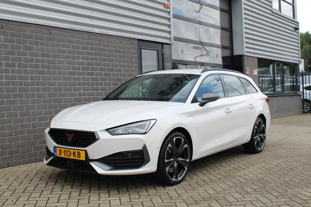 Cupra Leon Sportstourer 1.4 e-Hybrid VZ Adrenaline / Carplay / Sportstoelen