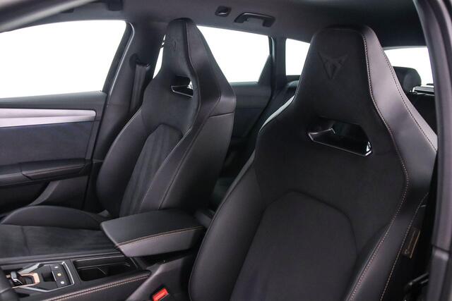 Cupra Leon Sportstourer 1.5 TSI e-Hybrid VZ Performance 272pk Automaat, Trekhaak, Adaptive cruise control, Obsidian pack, Stoelverwarming, Stuurverwarming, Achteruitrijcamera, App-connect
